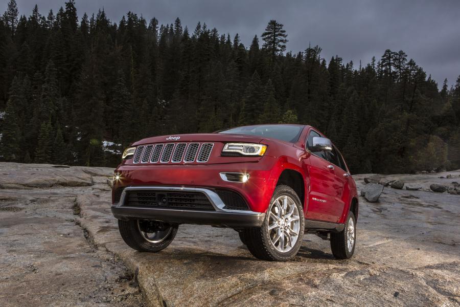  Jeep Grand Cherokee Summit 2014 года  (фото 35 из 61)